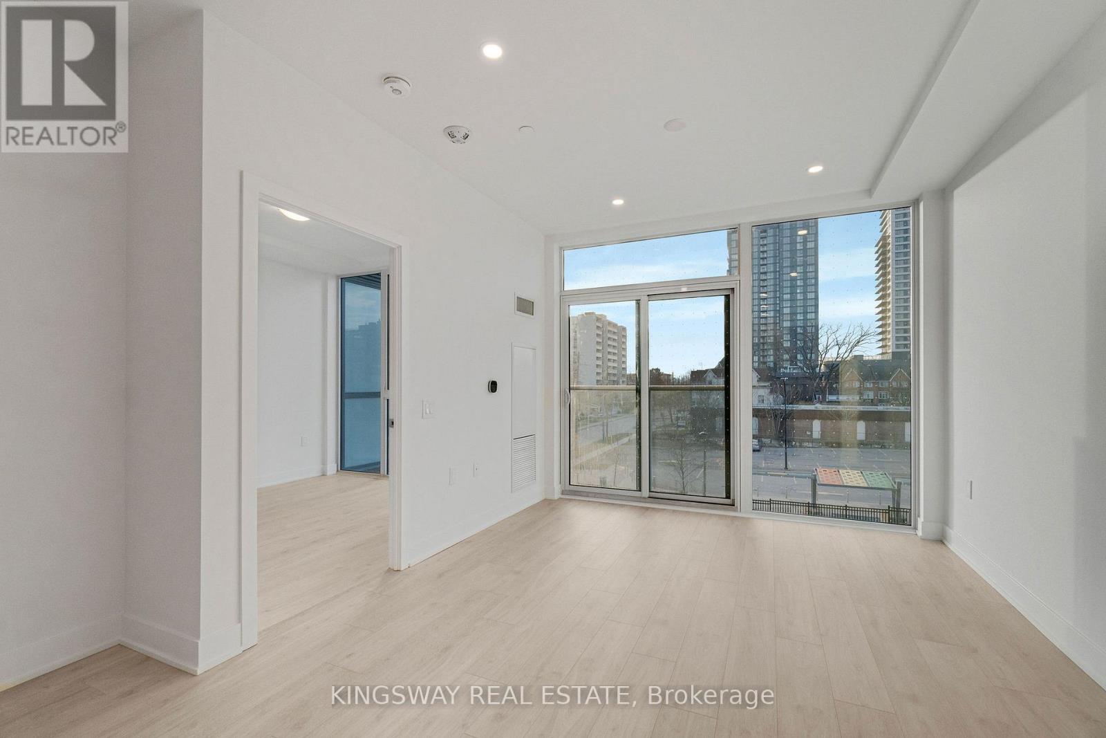 207 - 2088 James Street, Burlington, Ontario L7R 0H2 - Photo 19 - W12855386