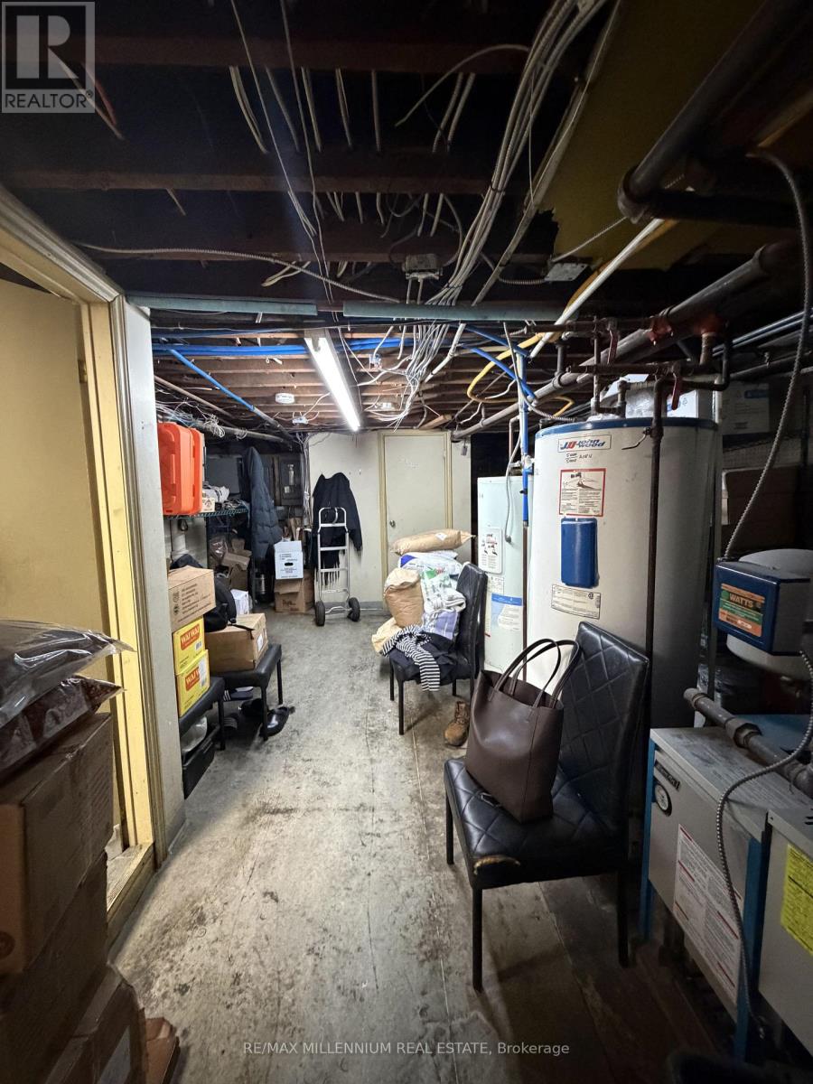 2392 Bloor Street W, Toronto, Ontario  M6S 1P5 - Photo 32 - W12814720