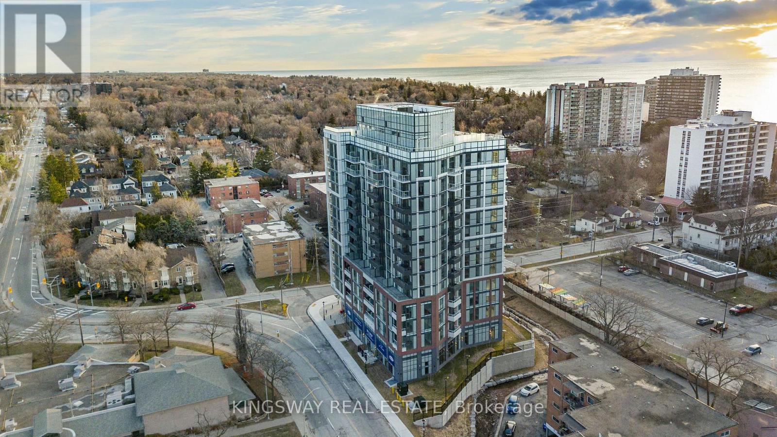 207 - 2088 James Street, Burlington, Ontario L7R 0H2 - Photo 3 - W12855386