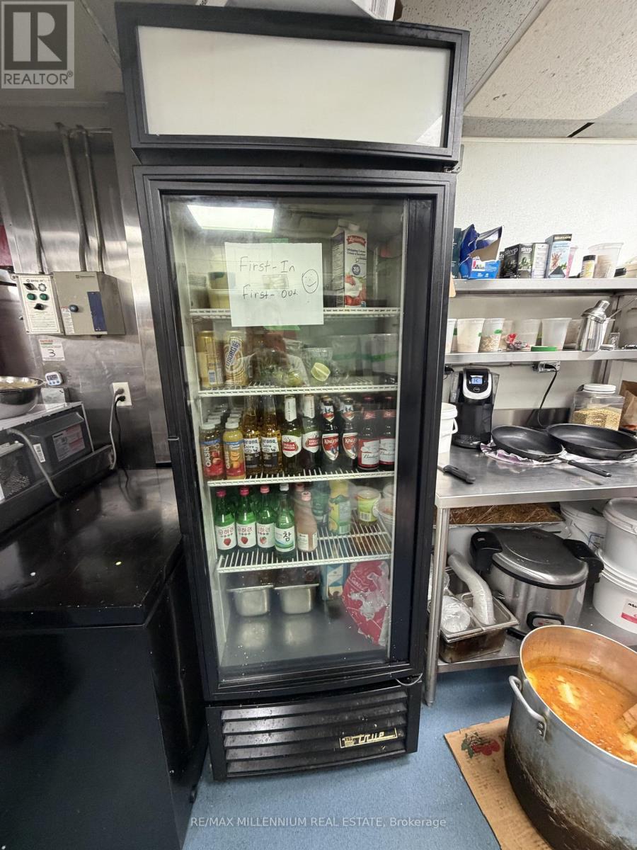 2392 Bloor Street W, Toronto, Ontario  M6S 1P5 - Photo 18 - W12814720