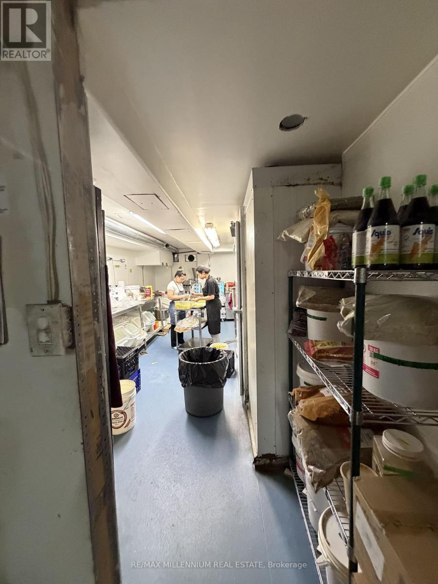 2392 Bloor Street W, Toronto, Ontario  M6S 1P5 - Photo 29 - W12814720