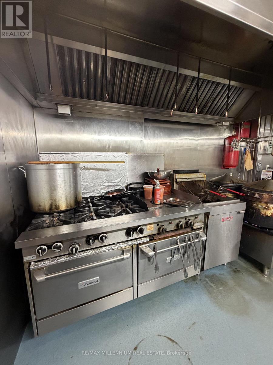 2392 Bloor Street W, Toronto, Ontario  M6S 1P5 - Photo 19 - W12814720