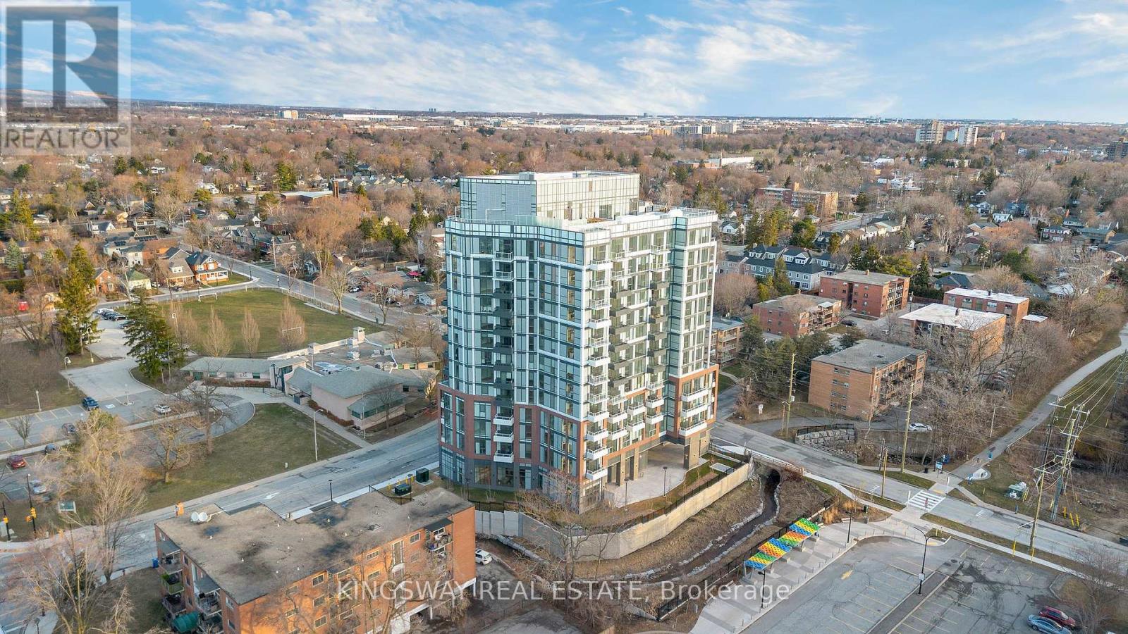 207 - 2088 James Street, Burlington, Ontario L7R 0H2 - Photo 4 - W12855386