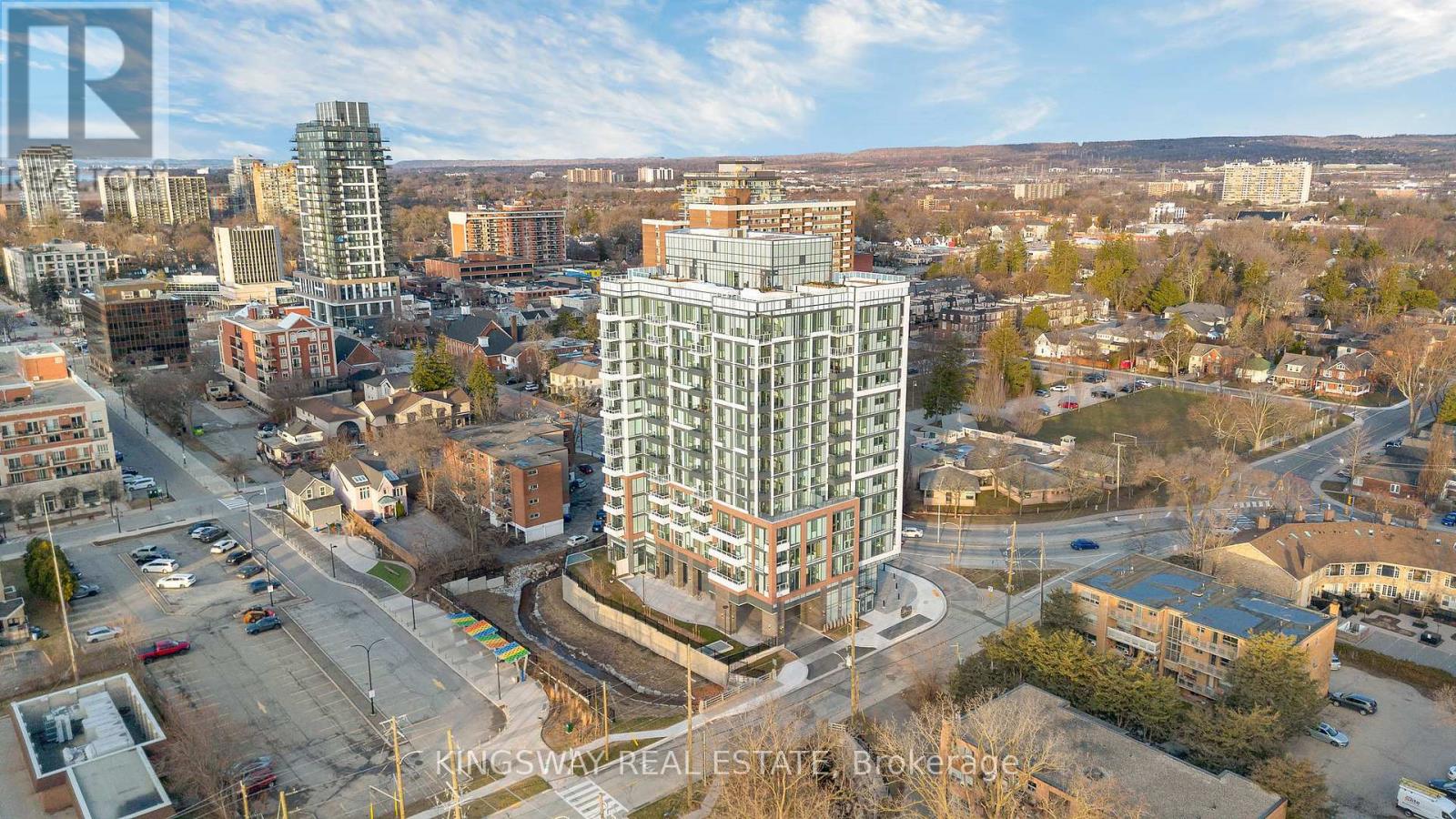 207 - 2088 James Street, Burlington, Ontario L7R 0H2 - Photo 5 - W12855386