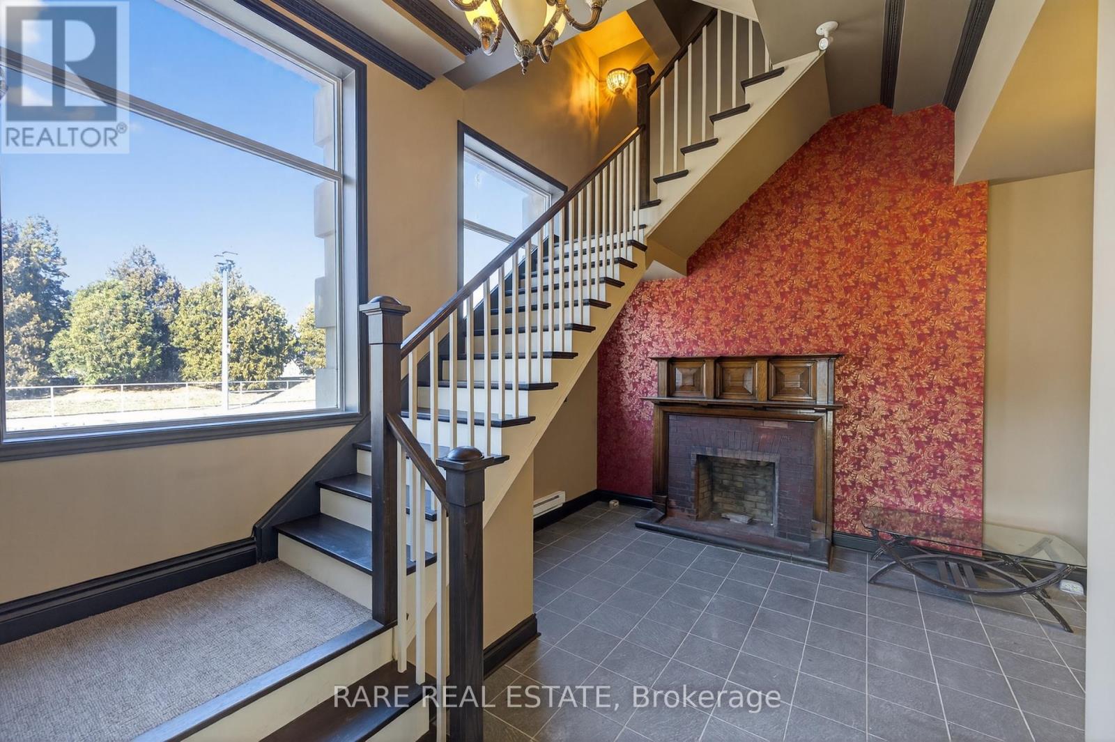 4190 Bridge Street, Niagara Falls (Downtown), Ontario  L2E 2R4 - Photo 4 - X12881808