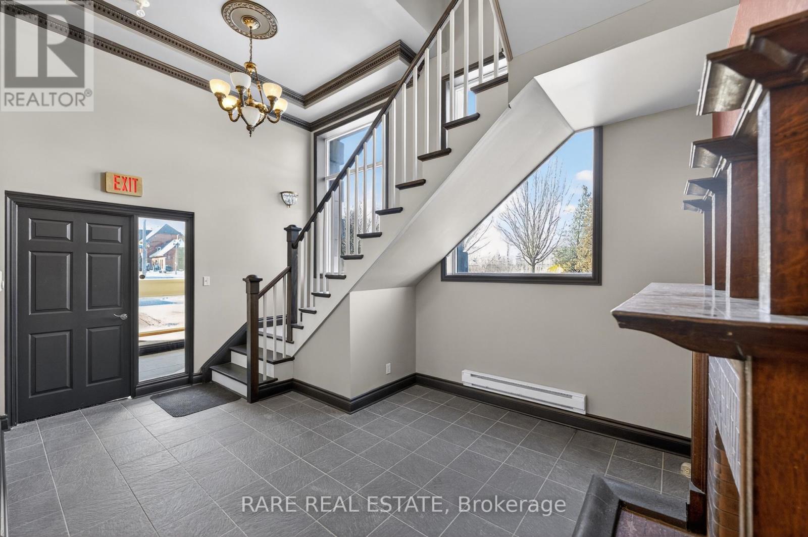 4190 Bridge Street, Niagara Falls (Downtown), Ontario  L2E 2R4 - Photo 5 - X12881808