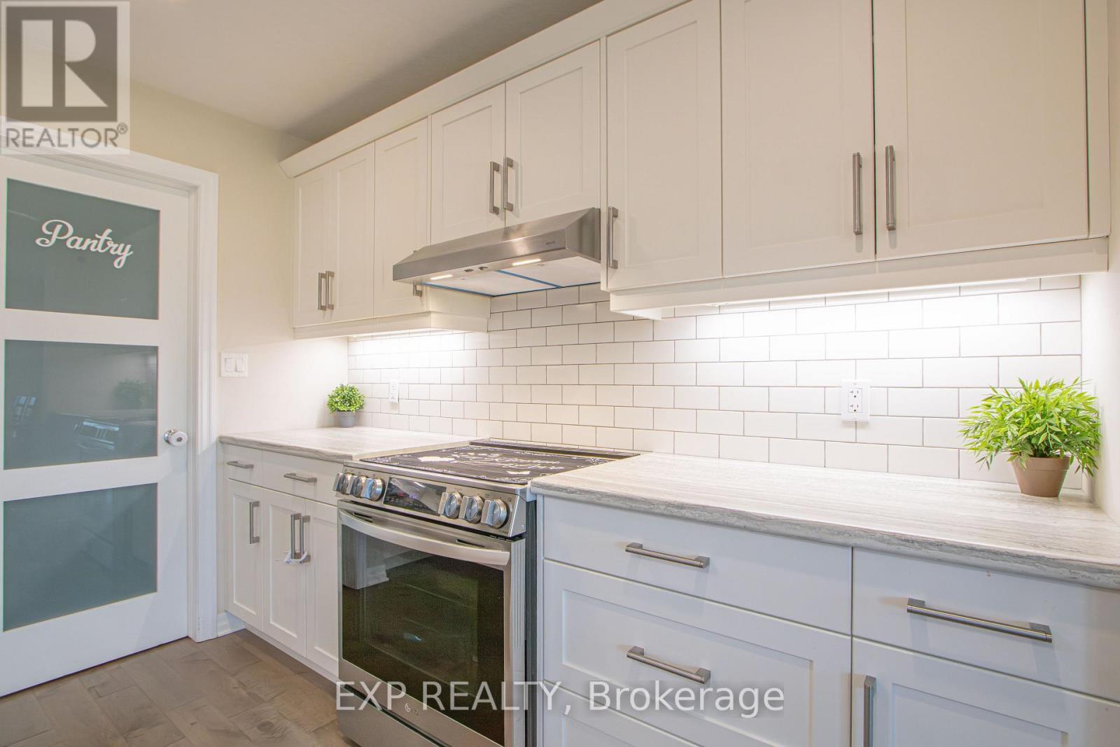 17 Harlequin Court, St. Thomas, Ontario  N5R 0L5 - Photo 9 - X12881812