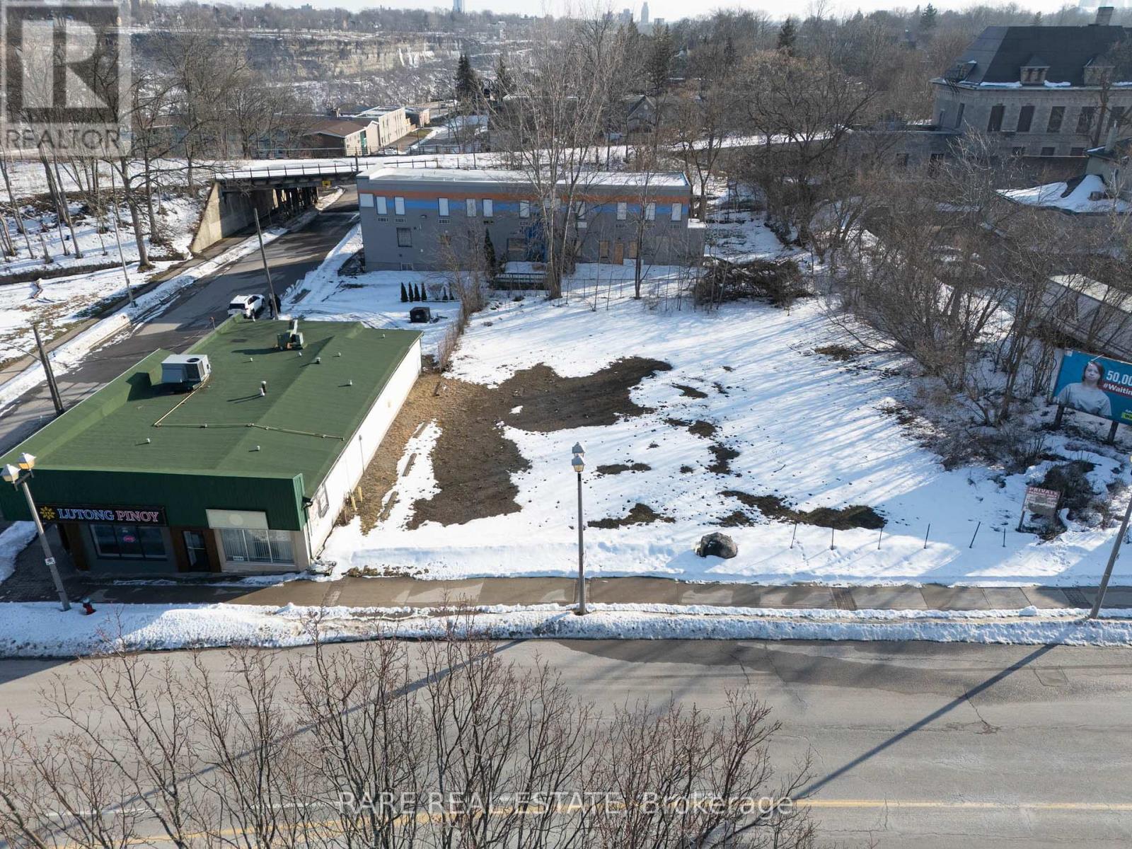 4152 Bridge Street, Niagara Falls (Downtown), Ontario  L2E 2R4 - Photo 4 - X12881828