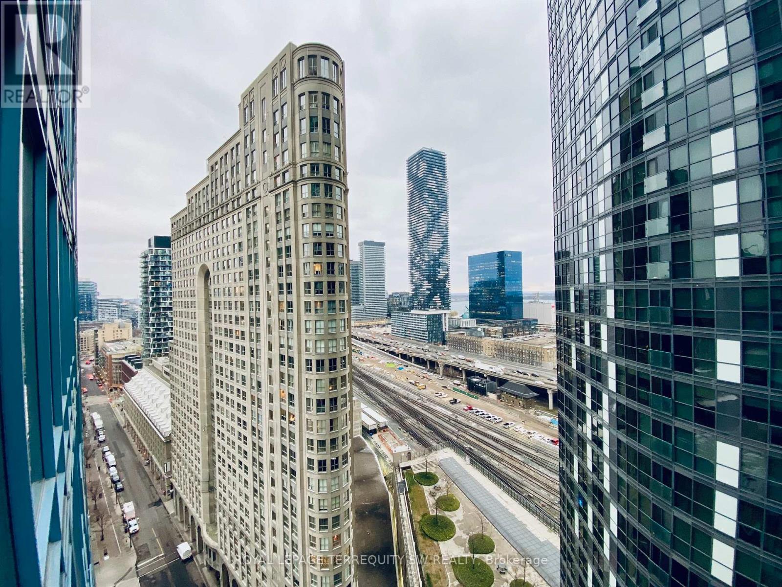 2012 - 8 The Esplanade, Toronto, Ontario  M5E 0A6 - Photo 28 - C12669710