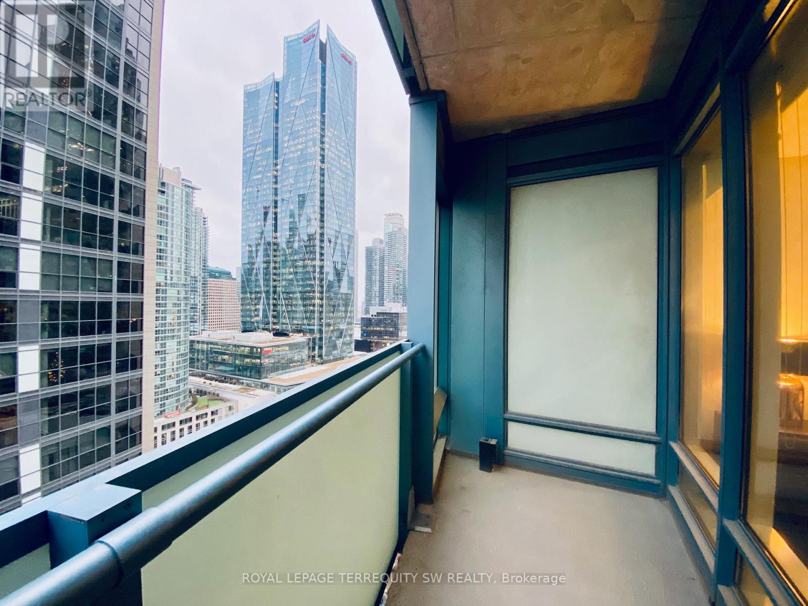 2012 - 8 The Esplanade, Toronto, Ontario  M5E 0A6 - Photo 27 - C12669710