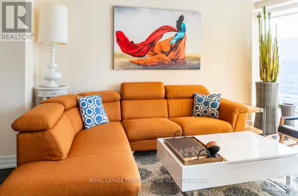 2012 - 8 The Esplanade, Toronto, Ontario  M5E 0A6 - Photo 5 - C12669710