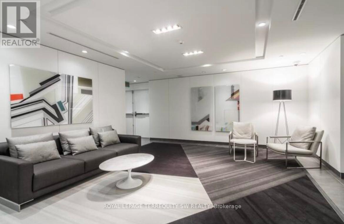 2012 - 8 The Esplanade, Toronto, Ontario  M5E 0A6 - Photo 31 - C12669710