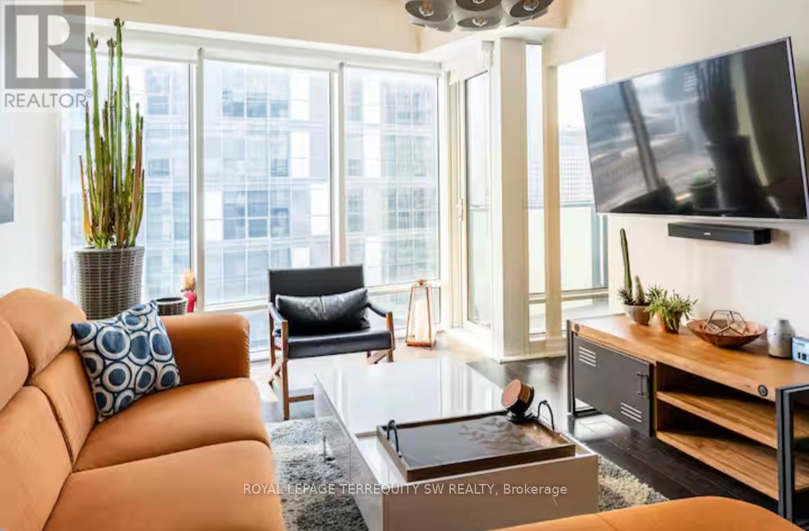 2012 - 8 The Esplanade, Toronto, Ontario  M5E 0A6 - Photo 6 - C12669710