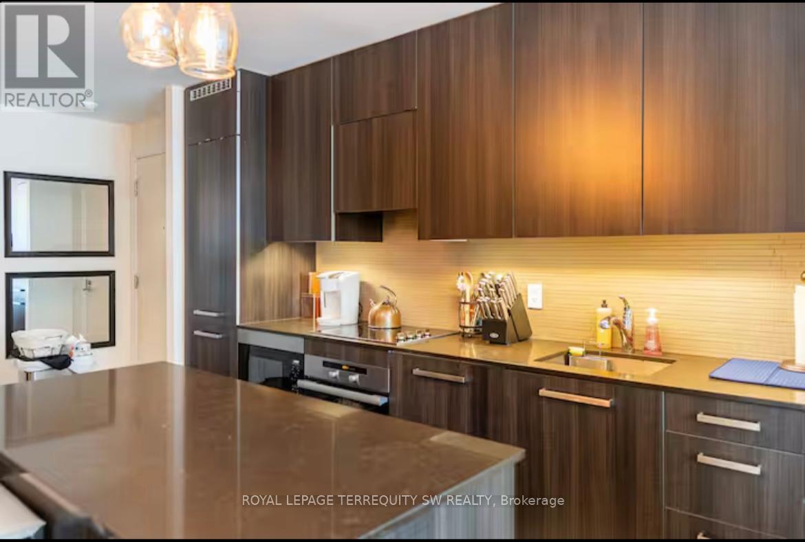 2012 - 8 The Esplanade, Toronto, Ontario  M5E 0A6 - Photo 9 - C12669710