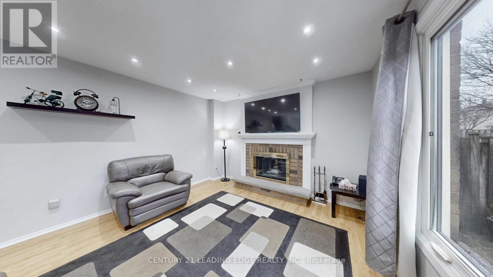 176 Large Crescent, Ajax (Central West), Ontario  L1T 2R2 - Photo 16 - E12879366