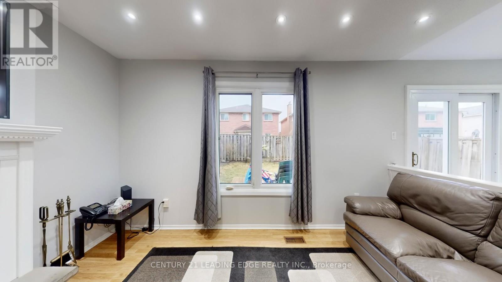 176 Large Crescent, Ajax (Central West), Ontario  L1T 2R2 - Photo 18 - E12879366