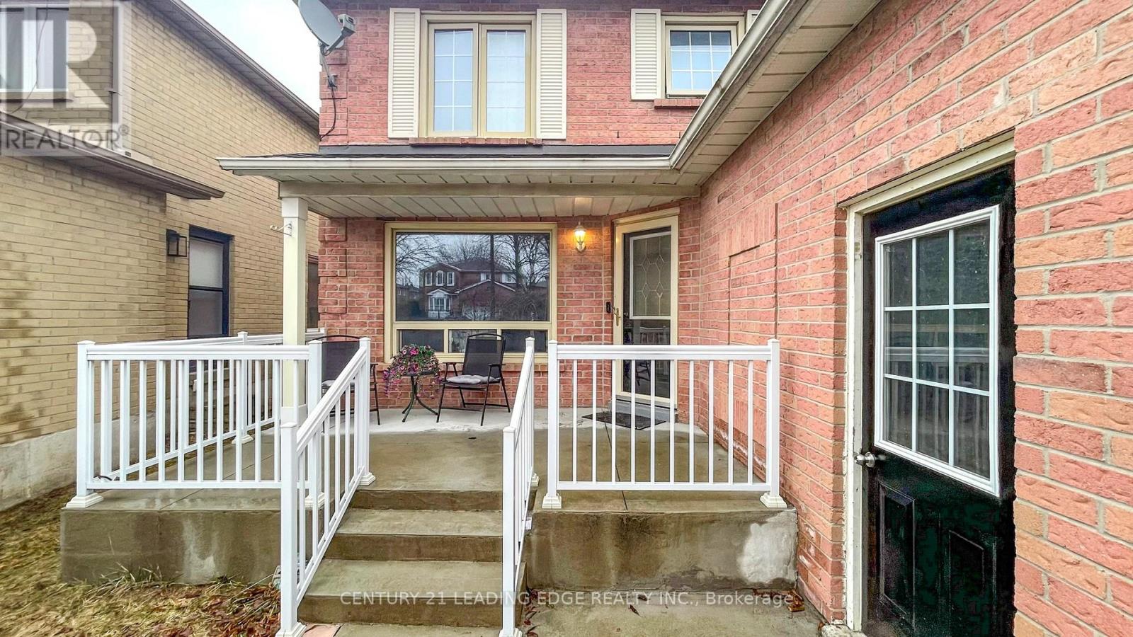 176 Large Crescent, Ajax (Central West), Ontario  L1T 2R2 - Photo 2 - E12879366