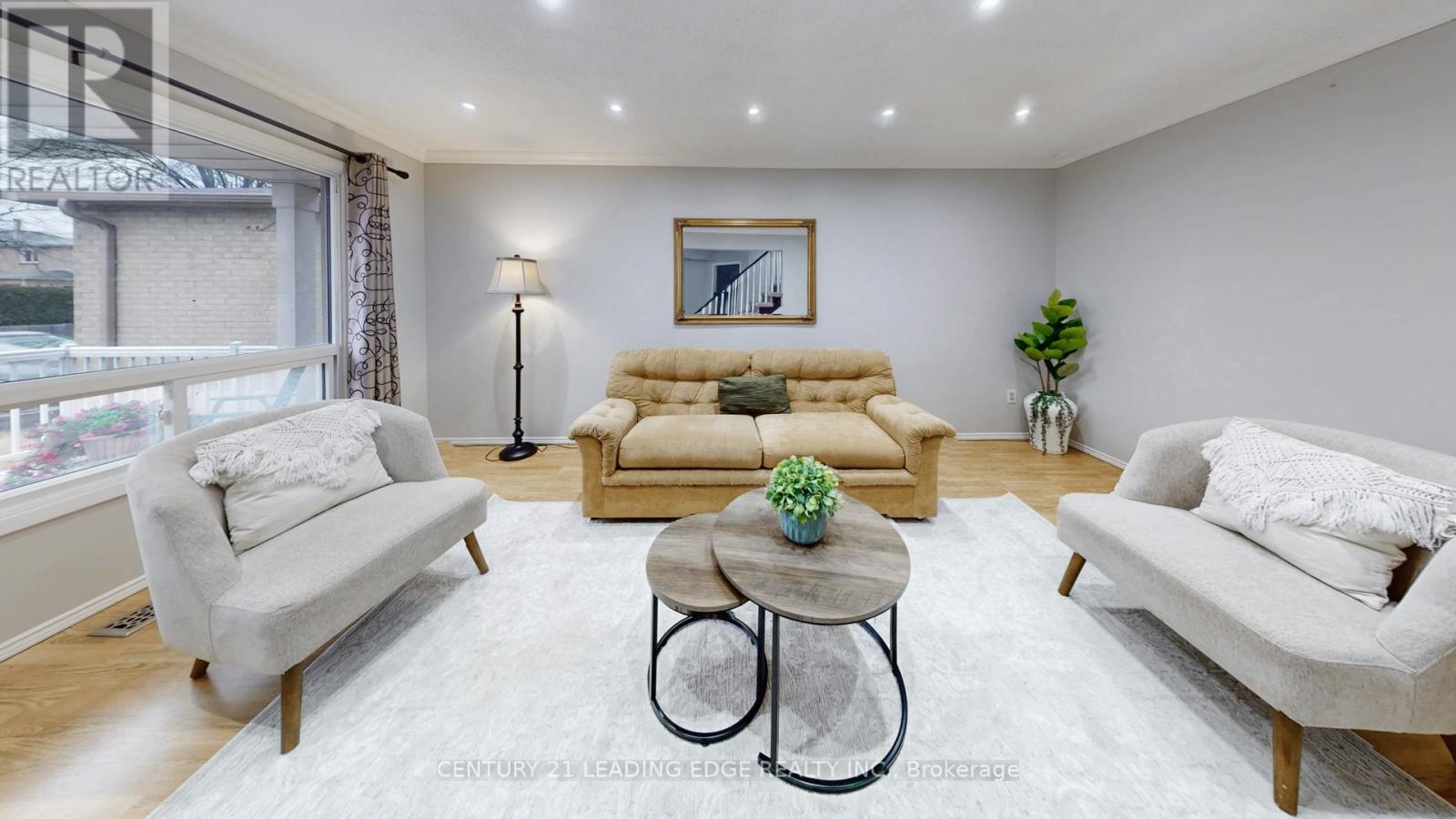 176 Large Crescent, Ajax (Central West), Ontario  L1T 2R2 - Photo 6 - E12879366