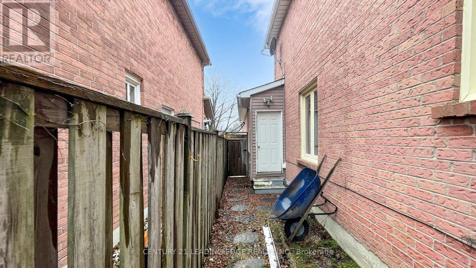 176 Large Crescent, Ajax (Central West), Ontario  L1T 2R2 - Photo 49 - E12879366