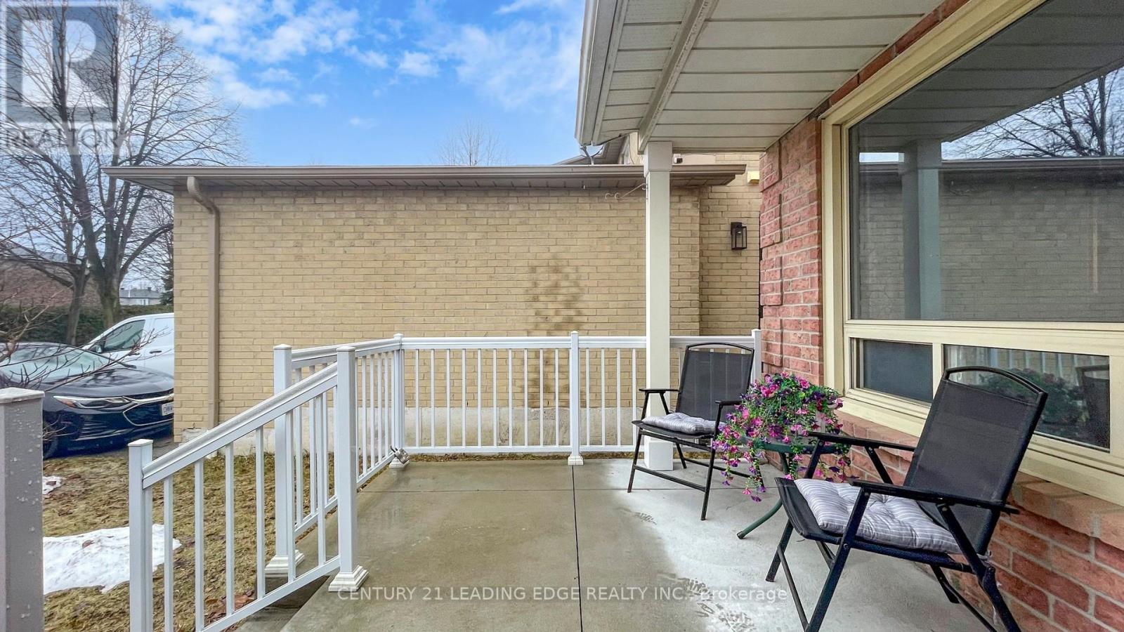 176 Large Crescent, Ajax (Central West), Ontario  L1T 2R2 - Photo 3 - E12879366