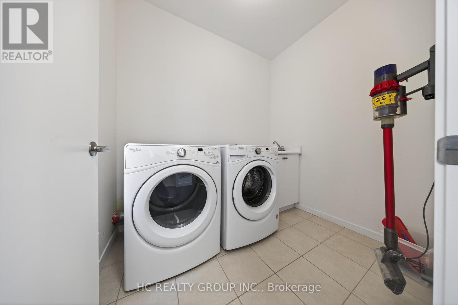 1240 Wellington Street E, Aurora, Ontario  L4G 2C9 - Photo 17 - N12880848