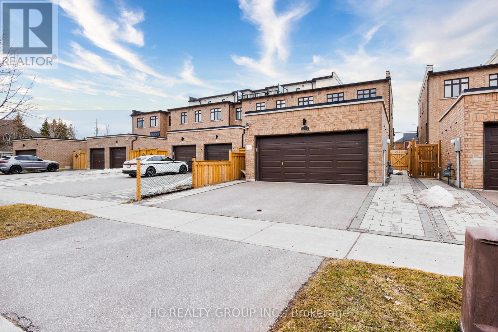 1240 Wellington Street E, Aurora, Ontario  L4G 2C9 - Photo 37 - N12880848