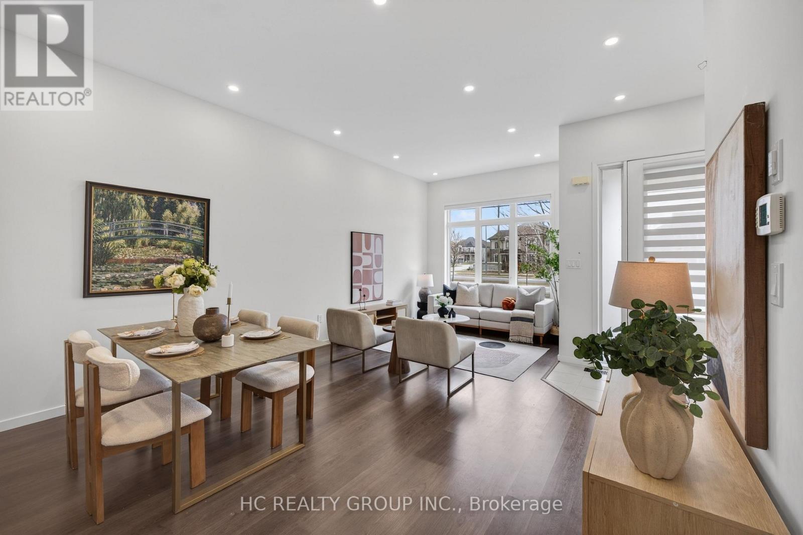 1240 Wellington Street E, Aurora, Ontario  L4G 2C9 - Photo 3 - N12880848