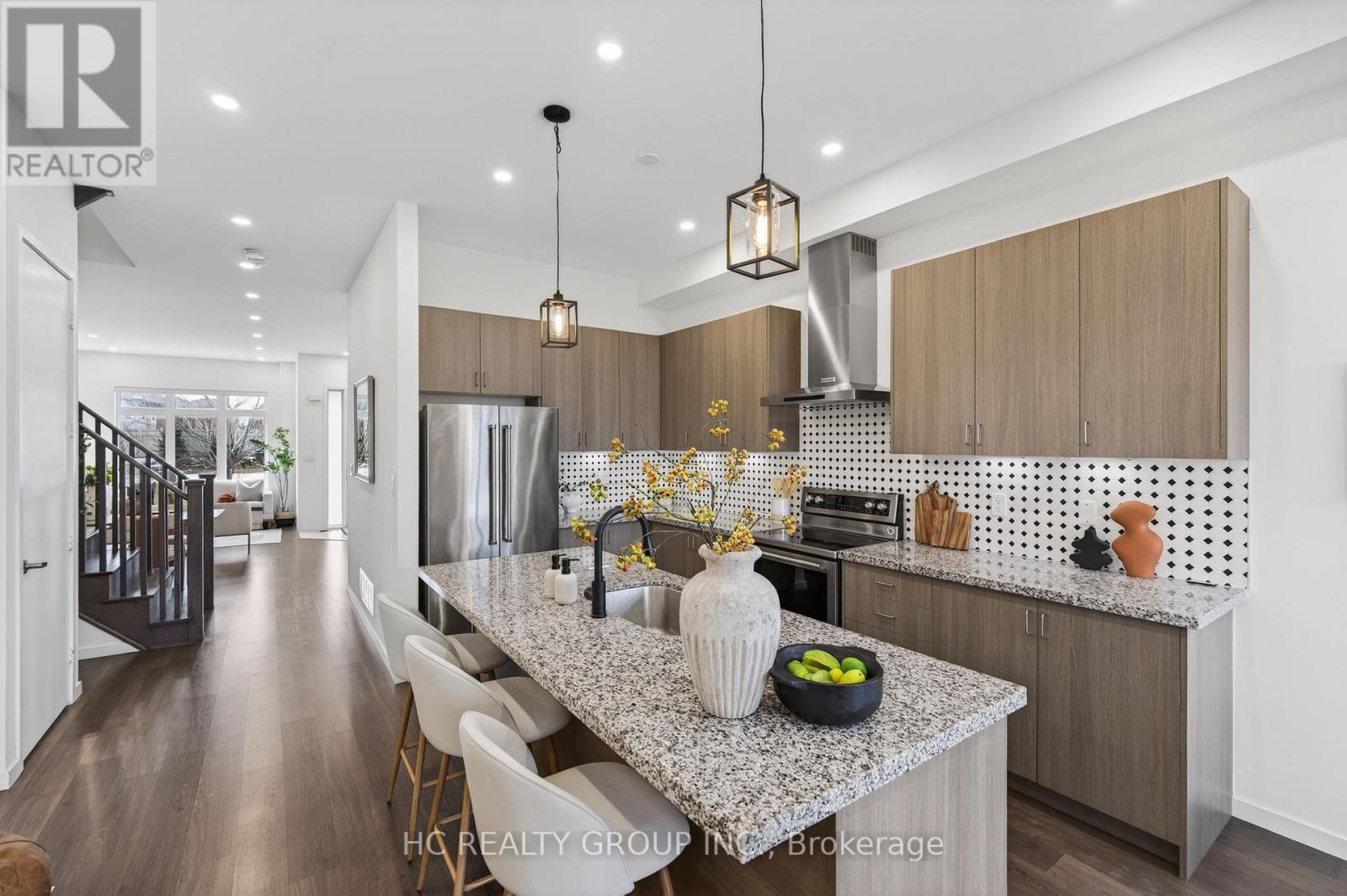 1240 Wellington Street E, Aurora, Ontario  L4G 2C9 - Photo 10 - N12880848