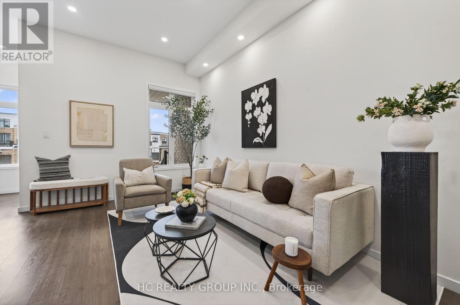 1240 Wellington Street E, Aurora, Ontario  L4G 2C9 - Photo 9 - N12880848