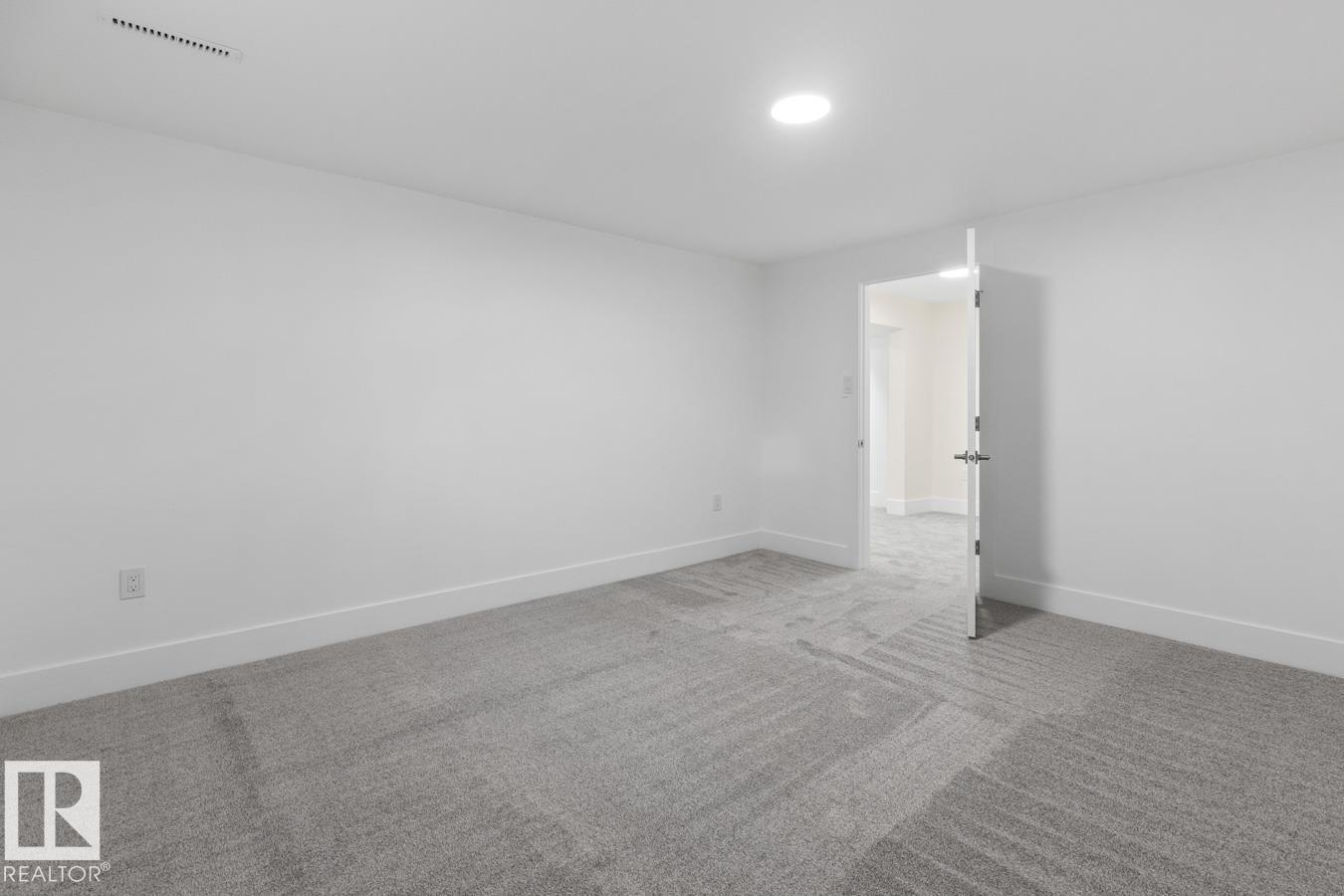 8316 68a St Nw, Edmonton, Alberta  T6B 1T3 - Photo 34 - E4477429