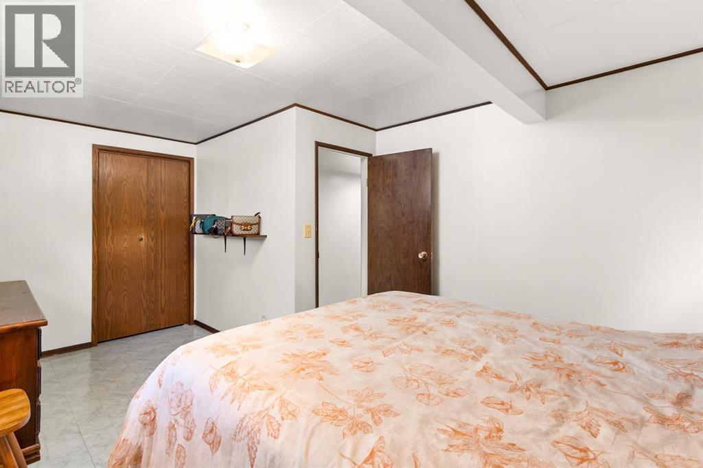 4613 48 Avenue, Olds, Alberta  T4H 1C8 - Photo 36 - A2289366