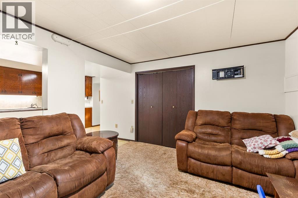 4613 48 Avenue, Olds, Alberta  T4H 1C8 - Photo 32 - A2289366