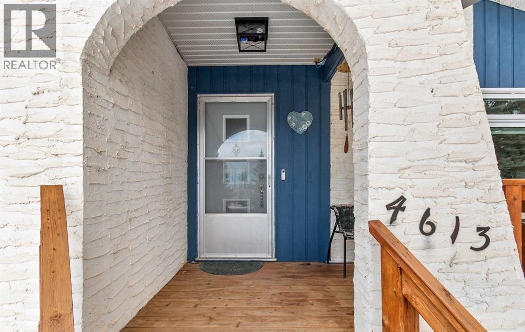 4613 48 Avenue, Olds, Alberta  T4H 1C8 - Photo 2 - A2289366