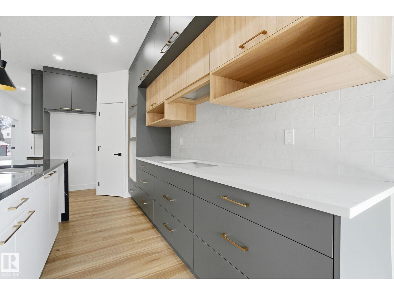 7603 92 Av Nw, Edmonton, Alberta  T6C 1R3 - Photo 14 - E4477433