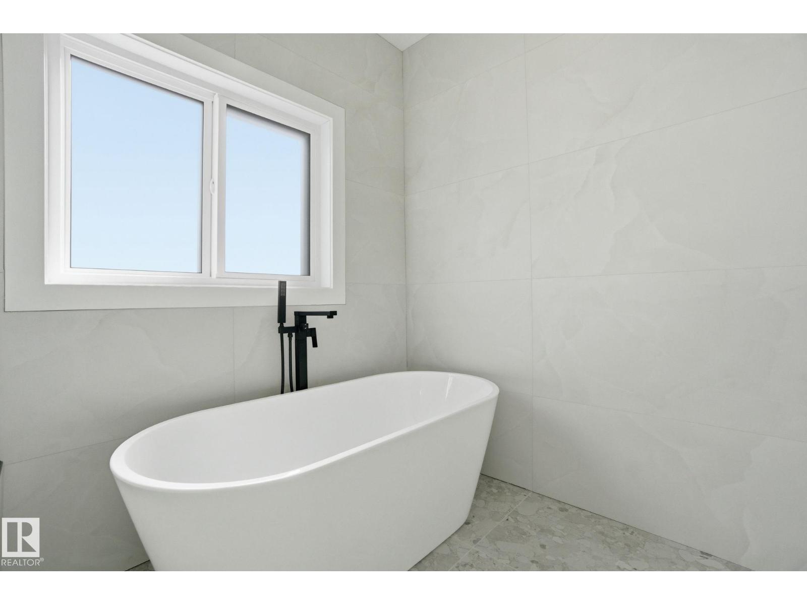 7603 92 Av Nw, Edmonton, Alberta  T6C 1R3 - Photo 43 - E4477433