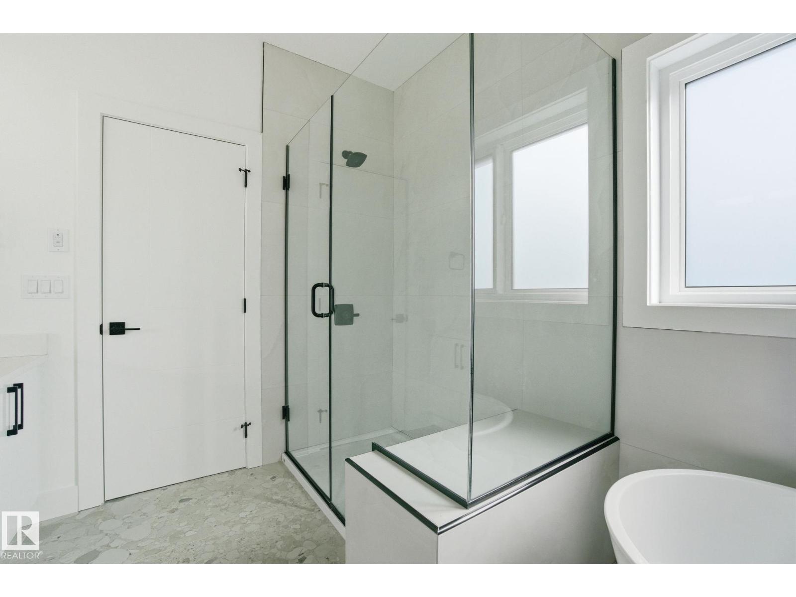 7603 92 Av Nw, Edmonton, Alberta  T6C 1R3 - Photo 44 - E4477433