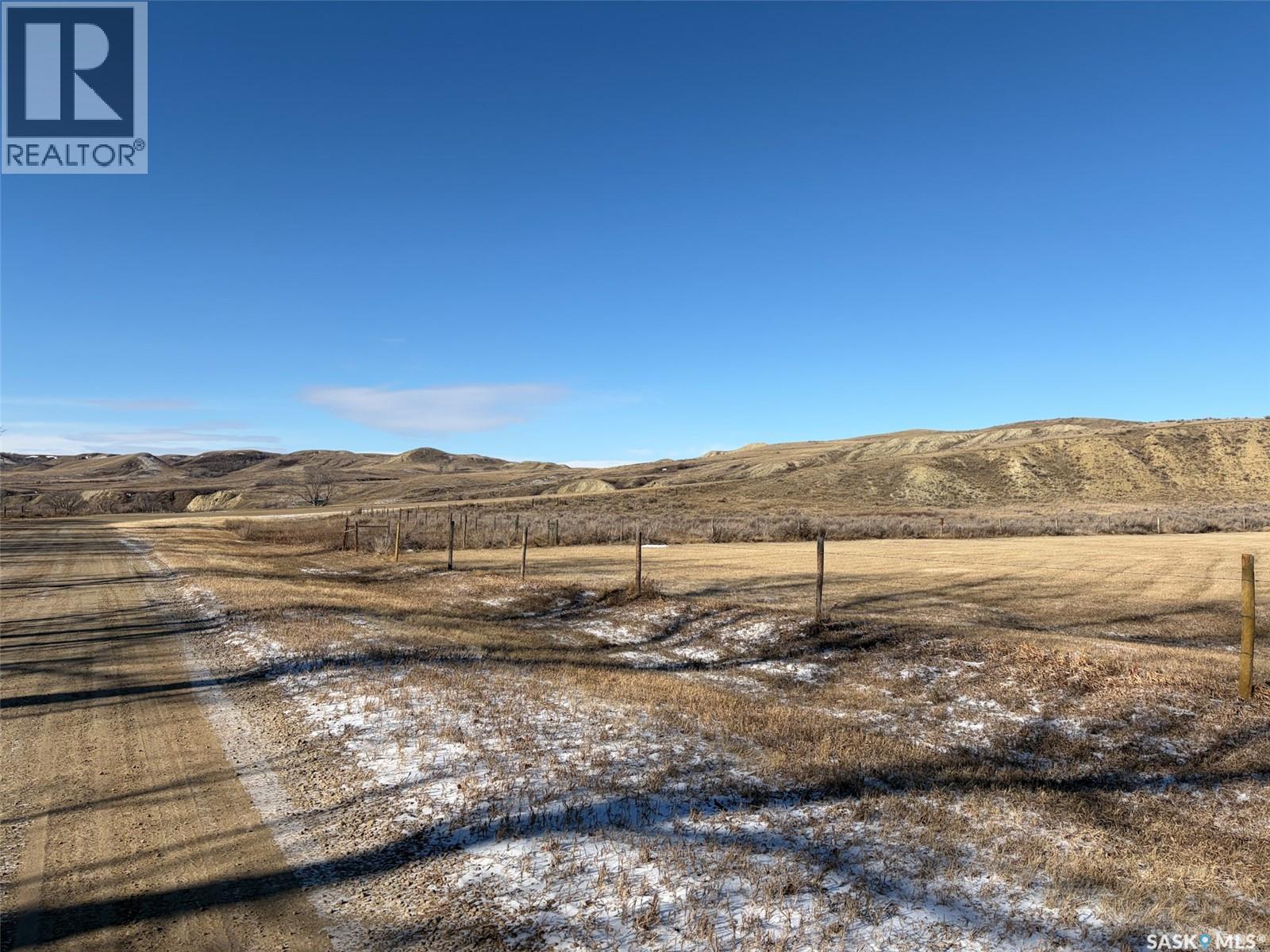 Chimney Coulee Road, Eastend, Saskatchewan  S0N 0T0 - Photo 2 - SK030428