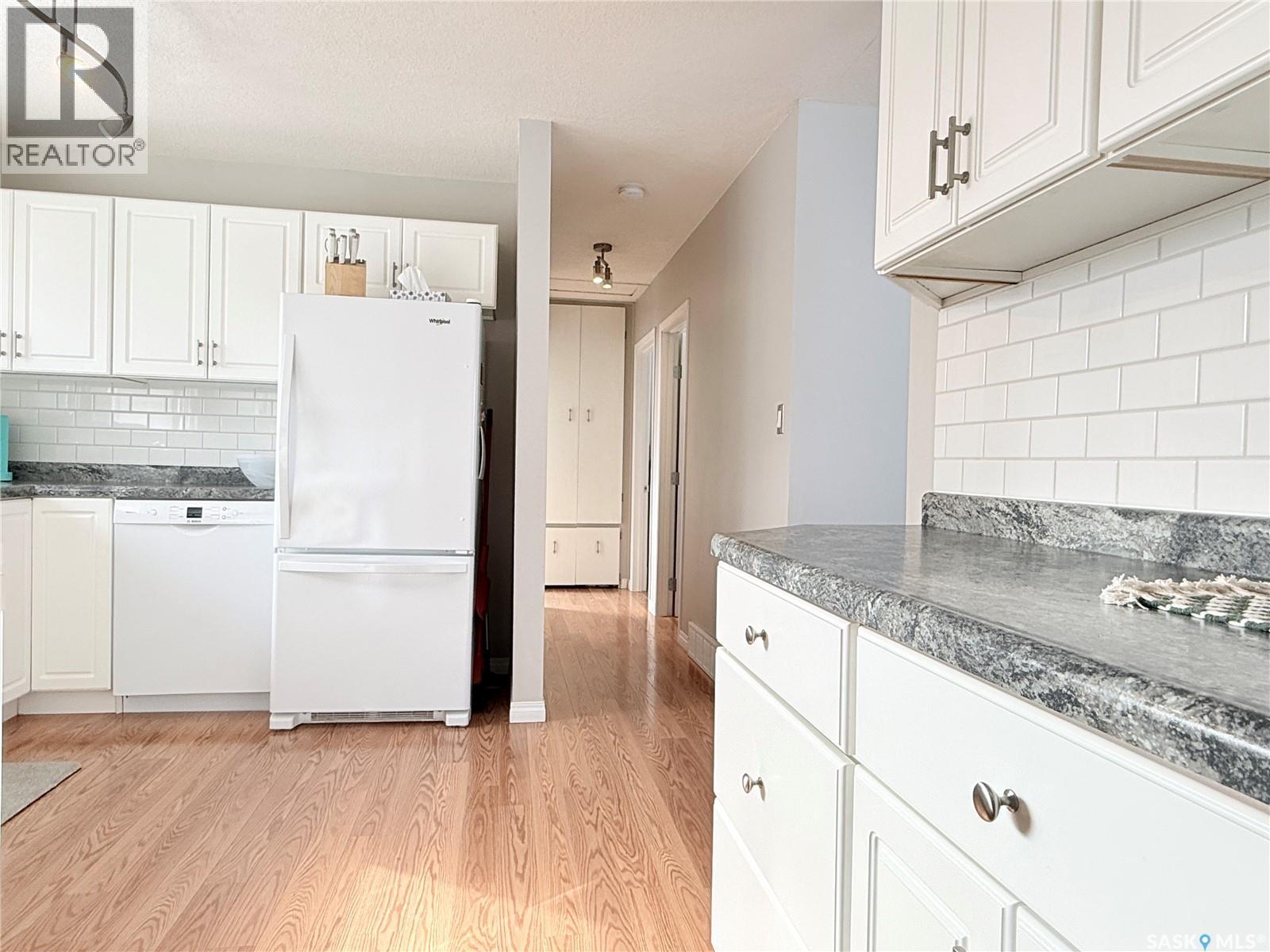 375 9th Avenue W, Melville, Saskatchewan  S0A 2P0 - Photo 11 - SK030404