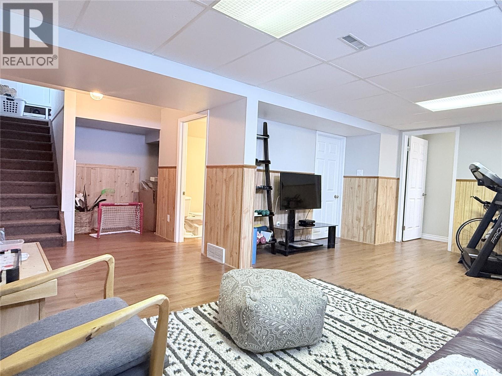 375 9th Avenue W, Melville, Saskatchewan  S0A 2P0 - Photo 27 - SK030404