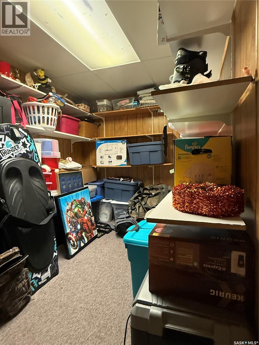 375 9th Avenue W, Melville, Saskatchewan  S0A 2P0 - Photo 35 - SK030404