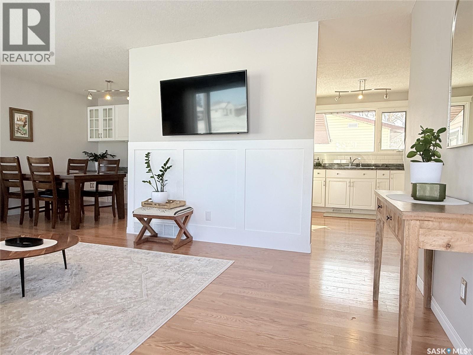 375 9th Avenue W, Melville, Saskatchewan  S0A 2P0 - Photo 4 - SK030404