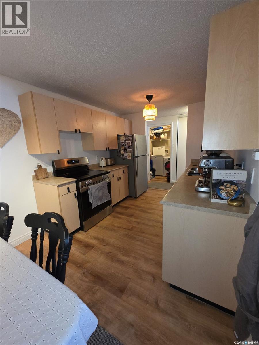 5 3809 Luther Place, Saskatoon, Saskatchewan  S7H 4B1 - Photo 2 - SK030206