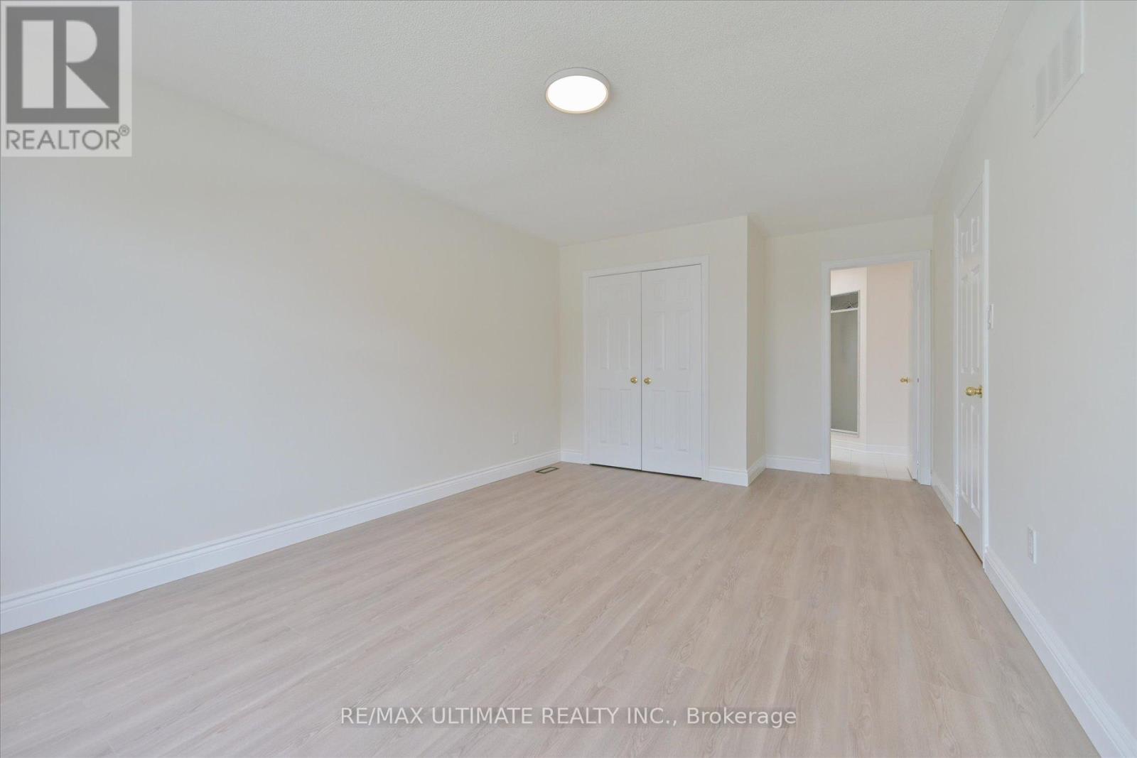 Main - 27 Venn Crescent, Toronto, Ontario  M6M 1S5 - Photo 16 - W12877916