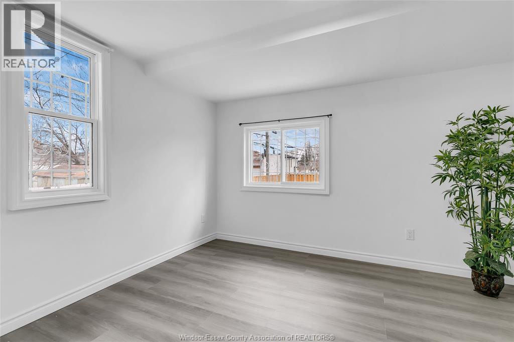 941 Cataraqui, Windsor, Ontario  N9A 3P7 - Photo 5 - 26005312