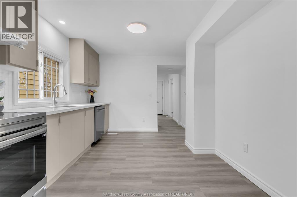 941 Cataraqui, Windsor, Ontario  N9A 3P7 - Photo 8 - 26005312