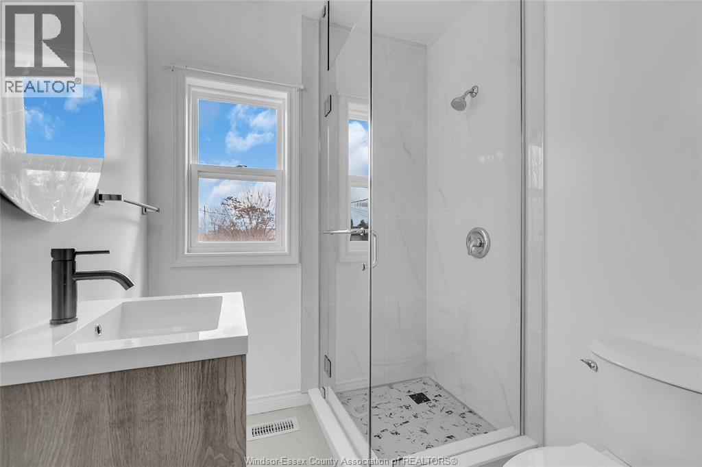 941 Cataraqui, Windsor, Ontario  N9A 3P7 - Photo 16 - 26005312