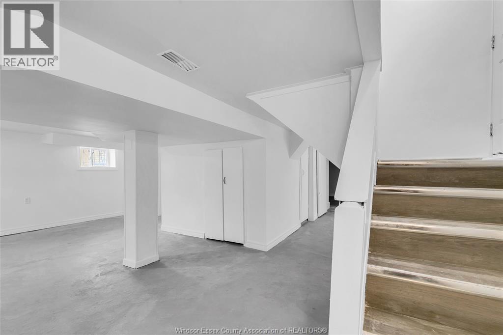941 Cataraqui, Windsor, Ontario  N9A 3P7 - Photo 17 - 26005312