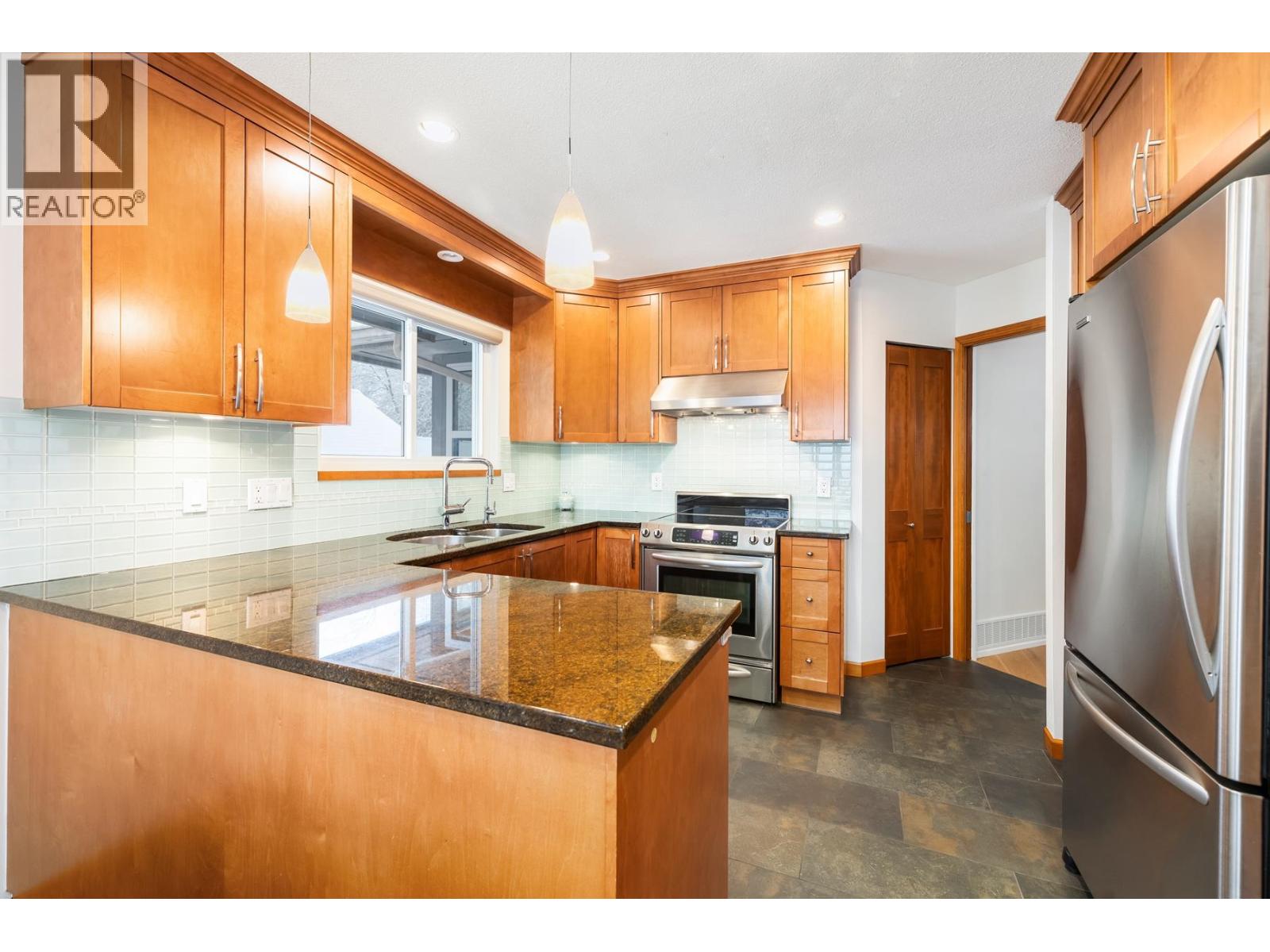 3985 Frames Place, North Vancouver, British Columbia  V7G 2M5 - Photo 16 - R3098776