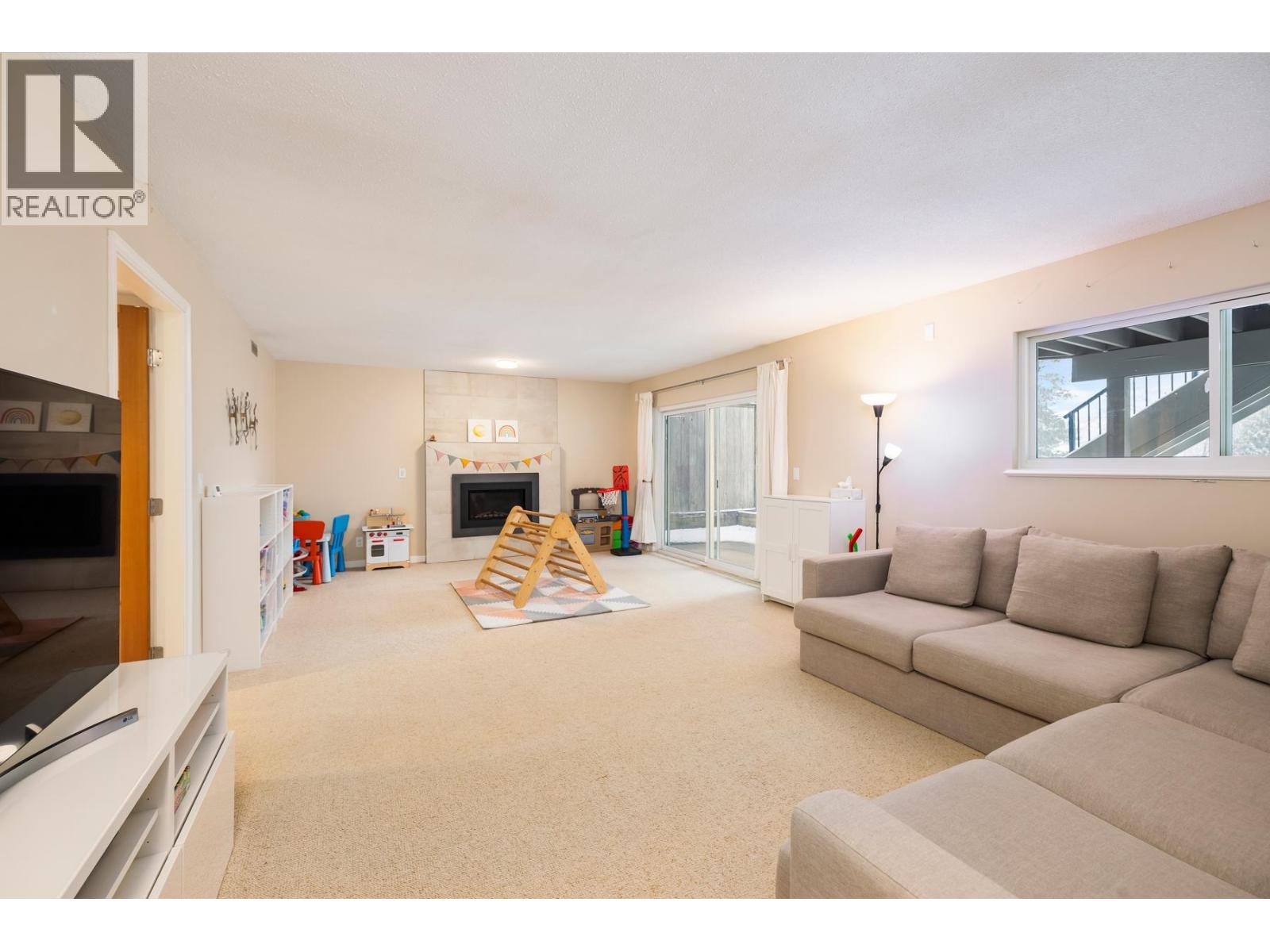 3985 Frames Place, North Vancouver, British Columbia  V7G 2M5 - Photo 31 - R3098776