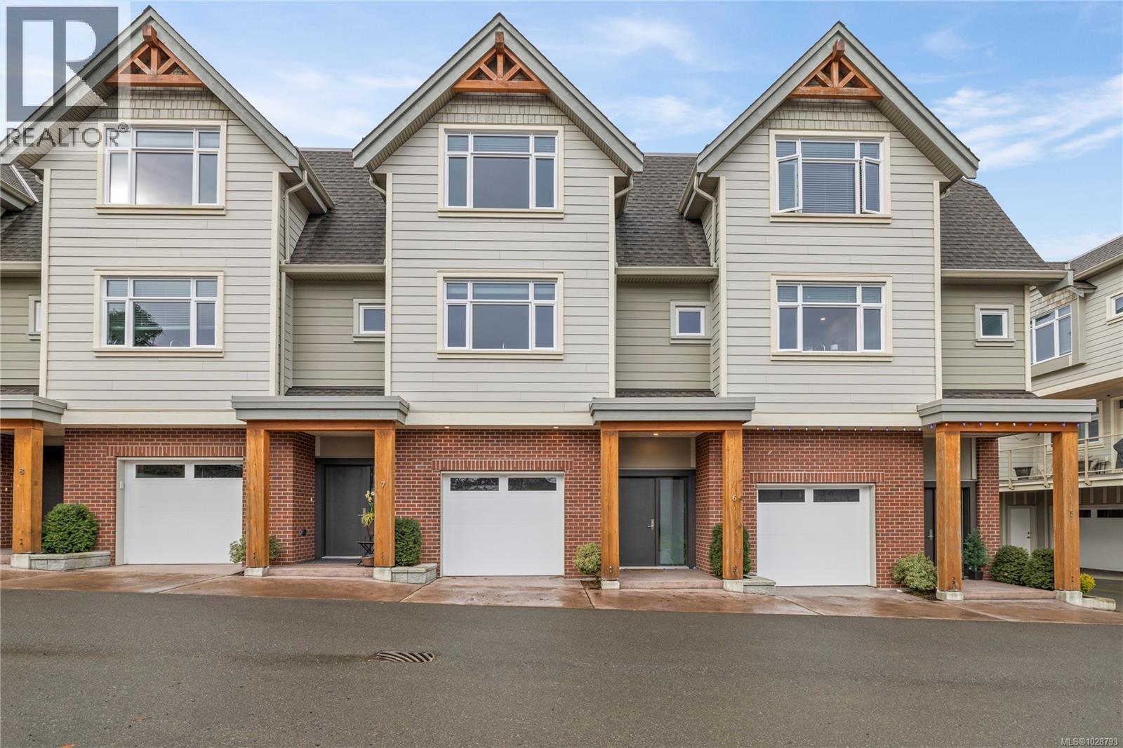 6 180 First Ave, Qualicum Beach, British Columbia  V9K 1H1 - Photo 1 - 1028793